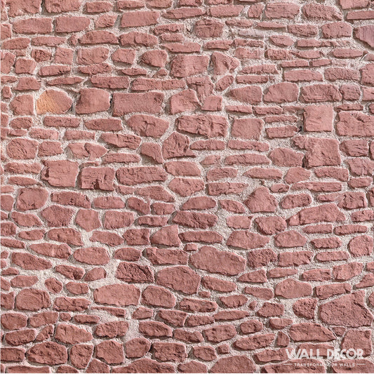 Un gros plan du panneau mural Plaque Pierre Moellon Rouge de Covering Panels™ (2,85 m x 1,3 m, 3,7 m²) met en évidence son design rustique en pierre brun-rouge avec des formes et des textures variées pour un aspect naturel et irrégulier.