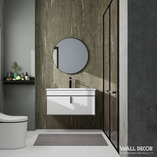 Salle de bains moderne avec un miroir rond au-dessus d'un meuble-lavabo flottant blanc, un tapis géométrique, une douche en verre et des toilettes. Les murs en marbre gris et marron sont ornés de Panneaux SPC Béton London by Murs 3D de Wall Decor pour un look épuré et contemporain.